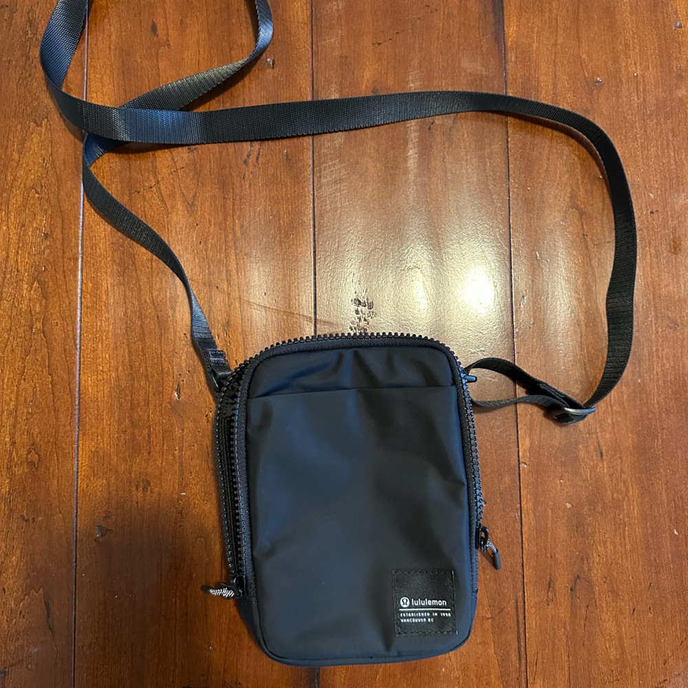 Lululemon crossbody